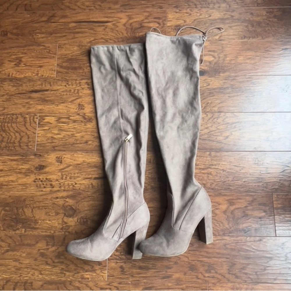 Bamboo over knee suede tan boots size 9‎